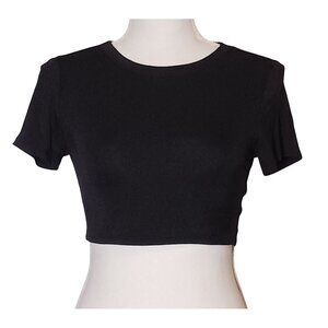 Naked Wardrobe Black Shortsleeve Crew Neck Crop Top Size M Baby Tee‎